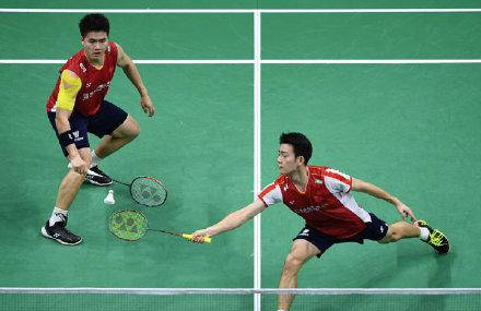 齐鲁雄鹿队险胜胶东雄鹿队，橄榄球巡回赛上演关键失误成转折！传控打穿防线(山东男篮引进外援)