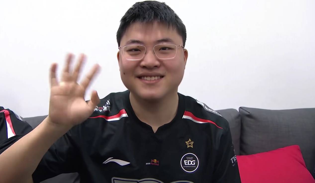 Uzi在公牛比赛中表现优异，爆冷引发热议！再创辉煌时刻(uzi世界赛所有成绩)