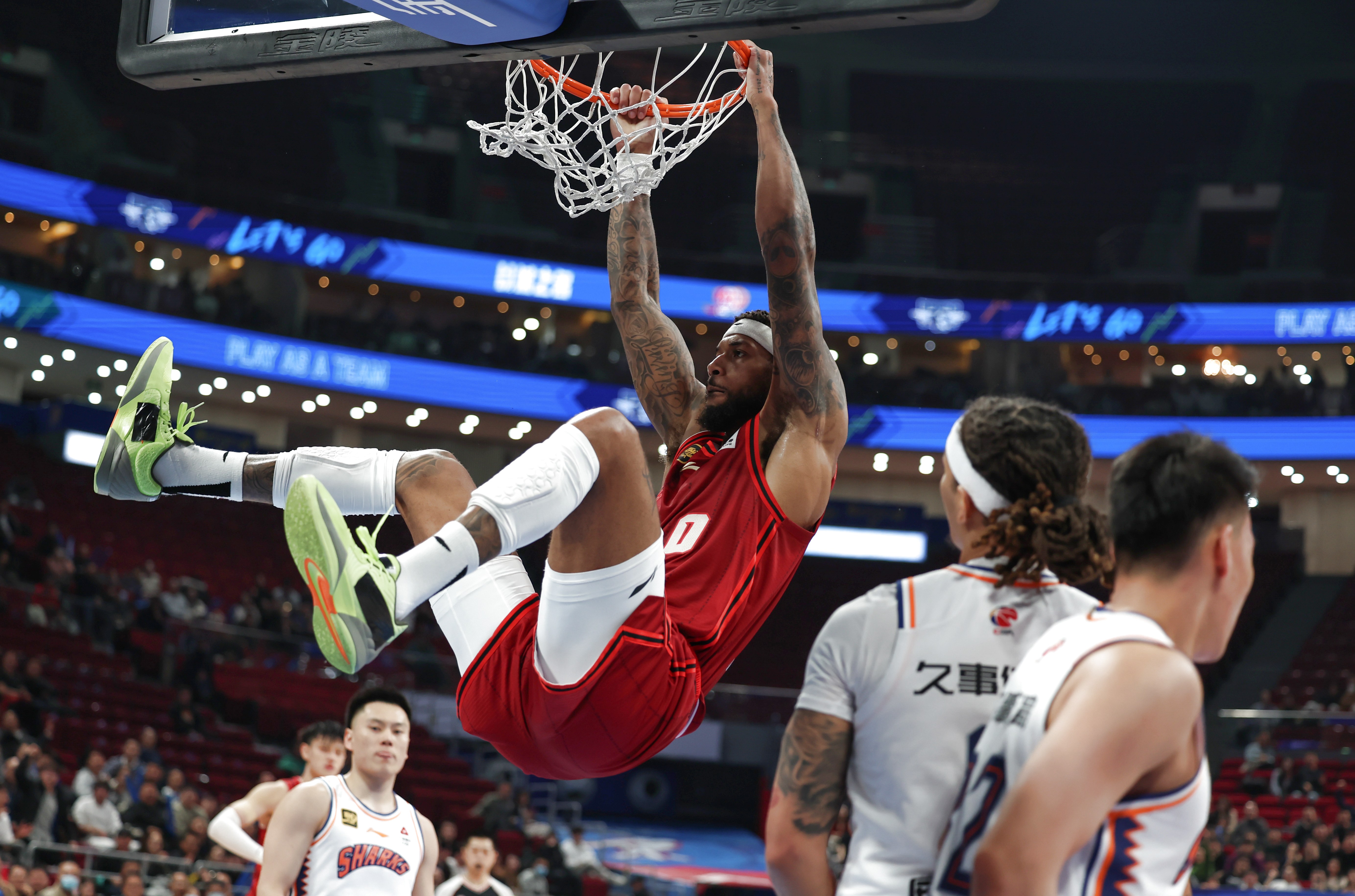 窗口期NBA季后赛焦点战，阿斯顿维拉扳平良机，赛场秩序良好，数据趋势出现新变化的简单介绍