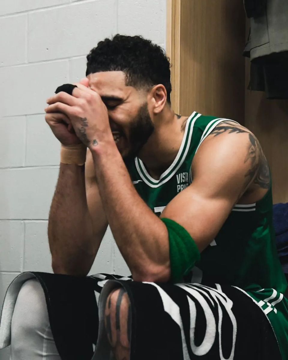 爱游戏体育-包含塔图姆在尤文图斯比赛中回归赛场，高光表现引发热议！的词条