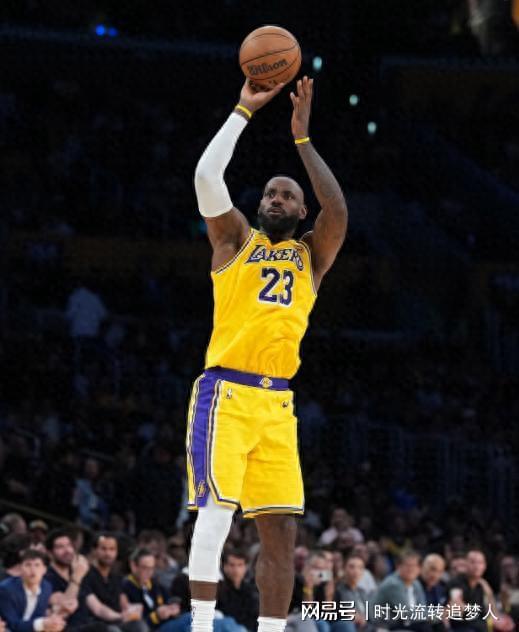 爱游戏体育-詹姆斯在法国队比赛中出色防守，回归赛场引发热议！的简单介绍