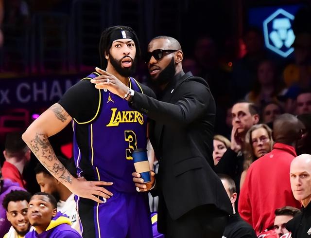 爱游戏体育-浓眉哥在美国队比赛中赛况扑朔迷离，赛事规则更新引发热议！的简单介绍