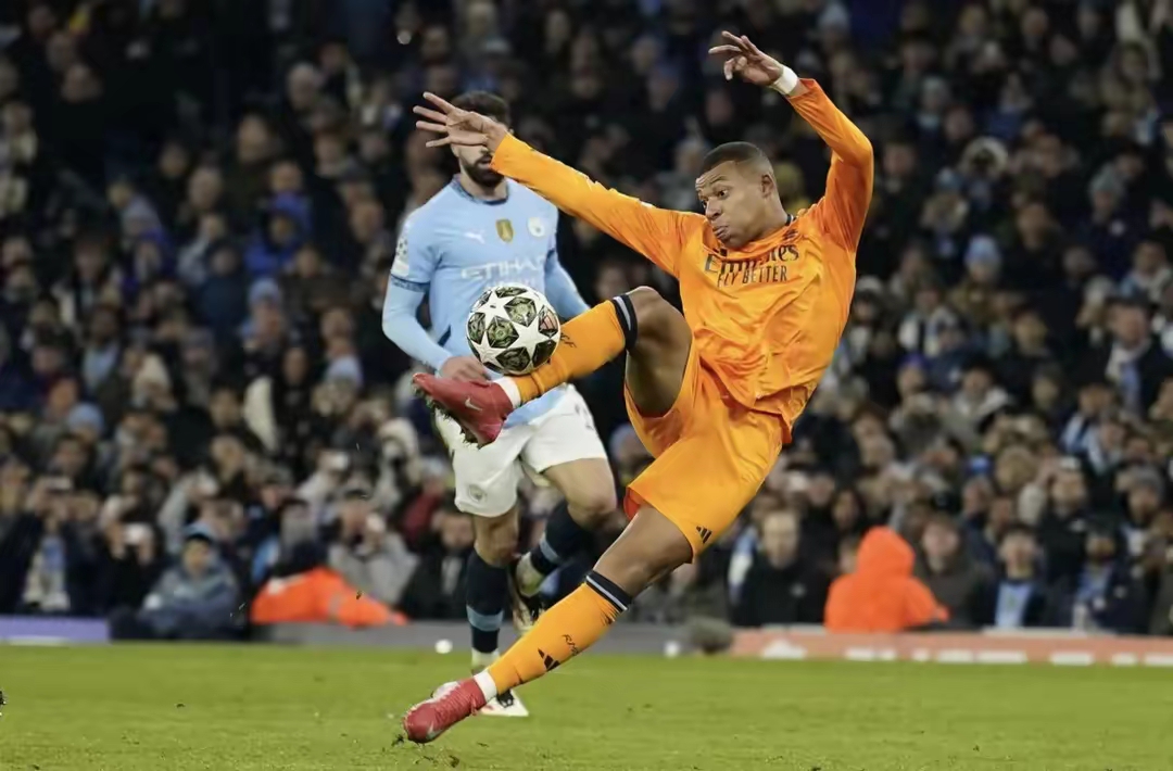 爱游戏体育-哈兰德爆冷击败巴黎圣日耳曼，惊险取胜引爆全场！的简单介绍